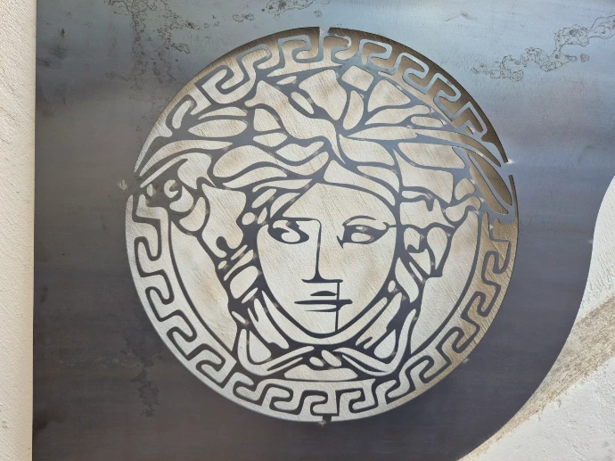 señaletica de metal