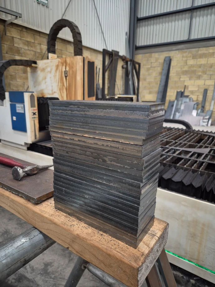 corte láser para placa