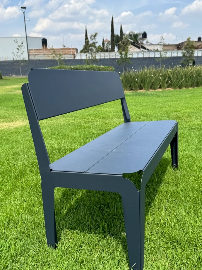 banca de metal para exteriores o interiores