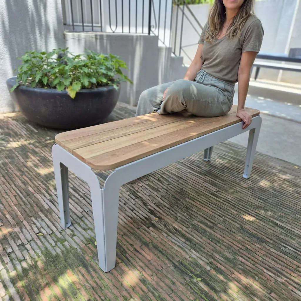 asiento de color gris claro .webp