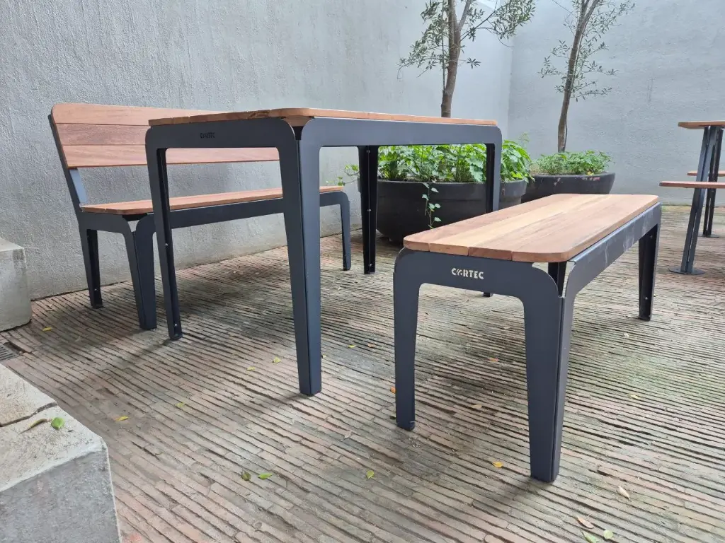 Asiento Perforado 3 Personas, acero Galvanizado, pintura electroestática